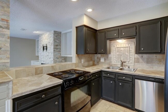 Building Photo - 11126 Twain Dr Rental
