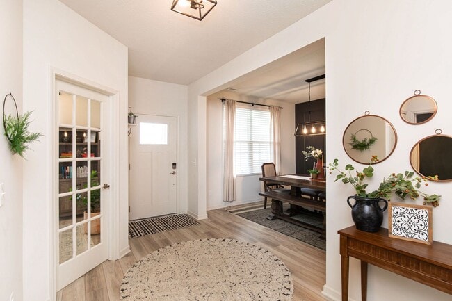 Photo - 6787 Oakcrest Dr
