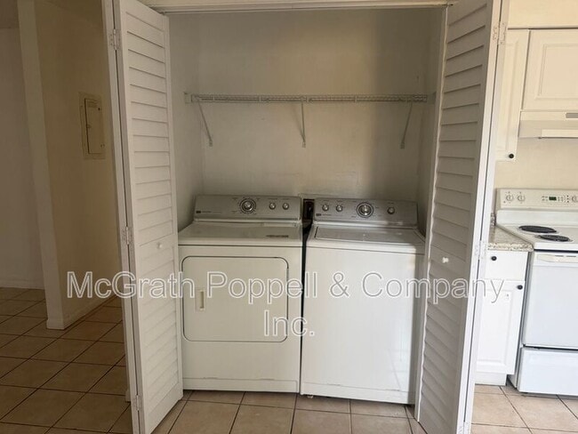 Photo - 3828 Lakeshore Dr Unit Apt B
