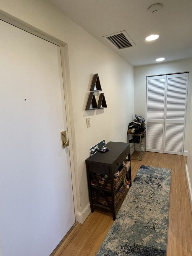 Photo - 14 John Eliot Sq