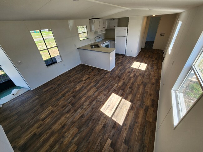 Photo - 3109 Brockett Rd