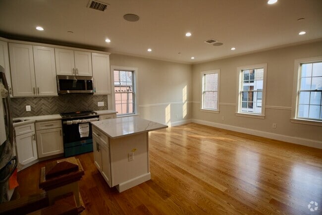 Building Photo - 276 Athens St Unit PH Rental