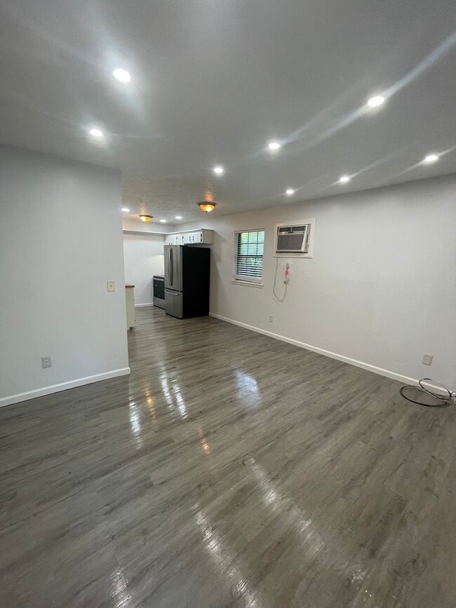 Photo - 115 Myatt Dr Unit A