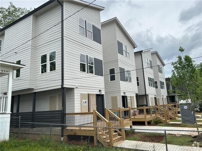 Building Photo - 391 Elm St NW Rental