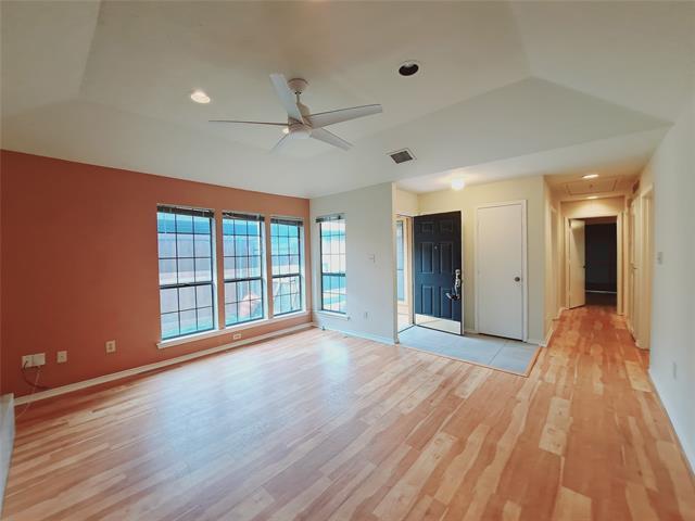 Photo - 2954 Allister St