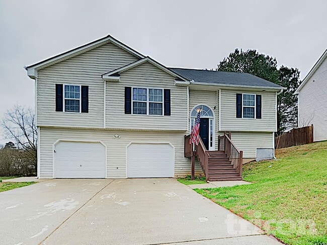 Photo - 6345 Queensdale Dr