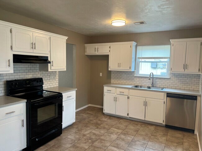 Photo - 12224 SW 14th St