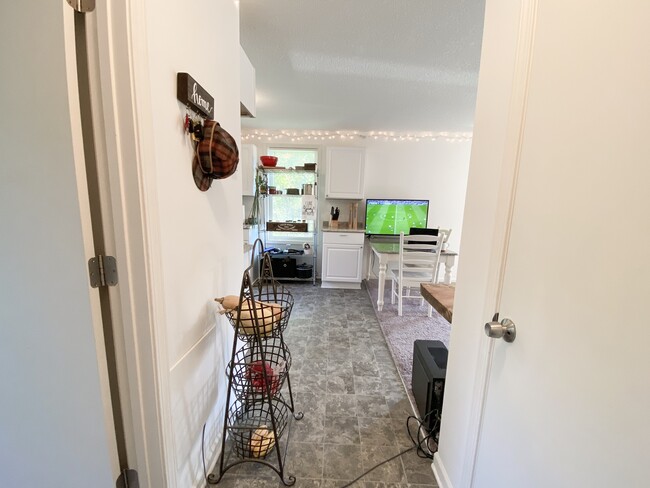 16610 8th St N Unit 4