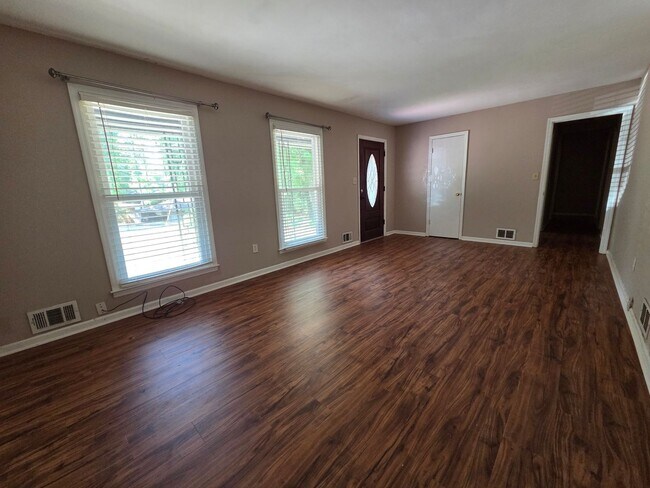 Photo - Cozy home minutes away from campus!