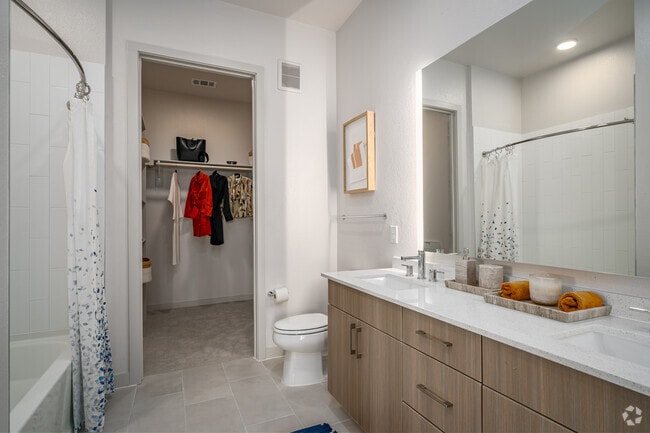 1BR, 1BA - 967SF