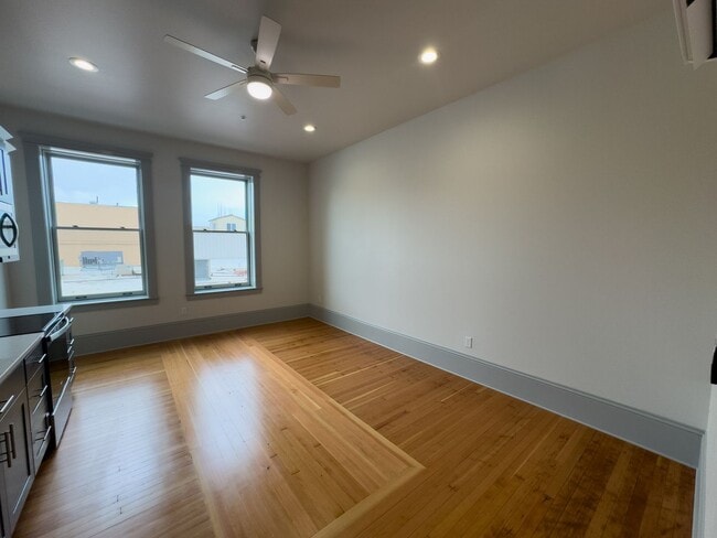 Photo - NEWLY RENOVATED DOWNTOWN SALEM STUDIO Unit 455-207