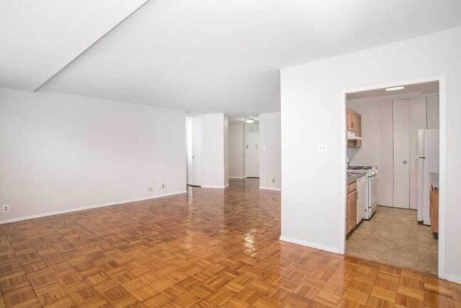 Spacious Room Sizes - Connecticut House Apartments