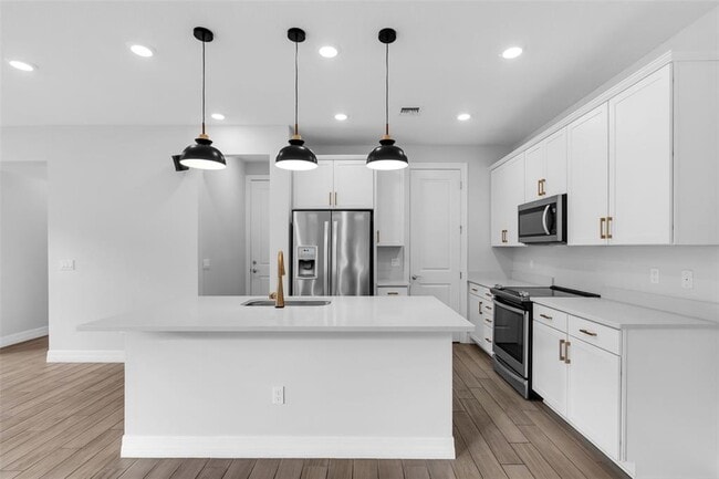 Photo - 1595 Evergreen Ter