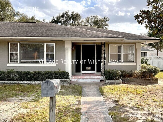 Building Photo - Adorable Duplex! Great Location! Rental