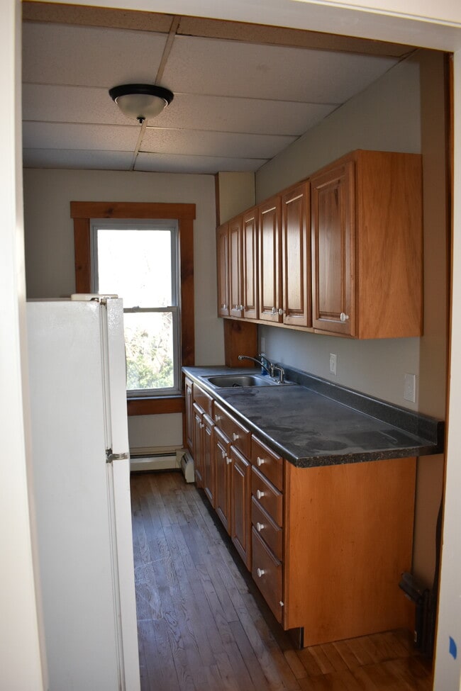 Photo - 29 Lapham St Unit Beautiful 2 bed apartment
