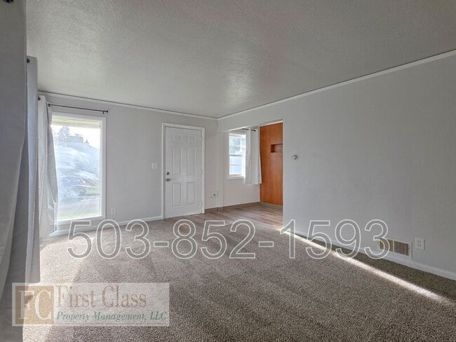 Photo - 5325 SE Reedway St