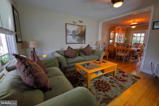 Photo - 10 Caravel Ct