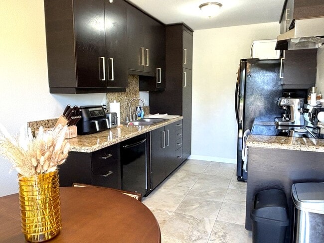 Photo - Live the Coveted Encinitas Lifestyle! Unit 5A