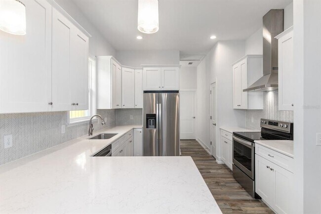 420 NW 1st St