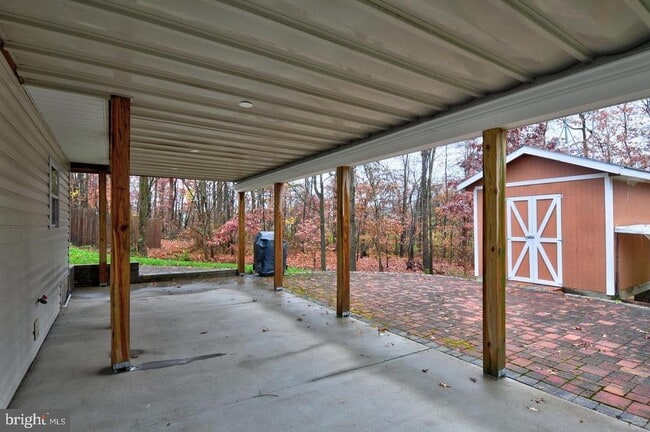 Photo - 121 Deer Hill Ct