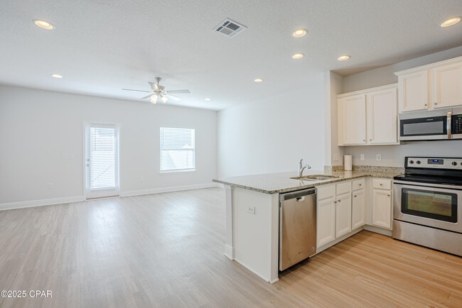 Photo - 7472 Shadow Lake Dr