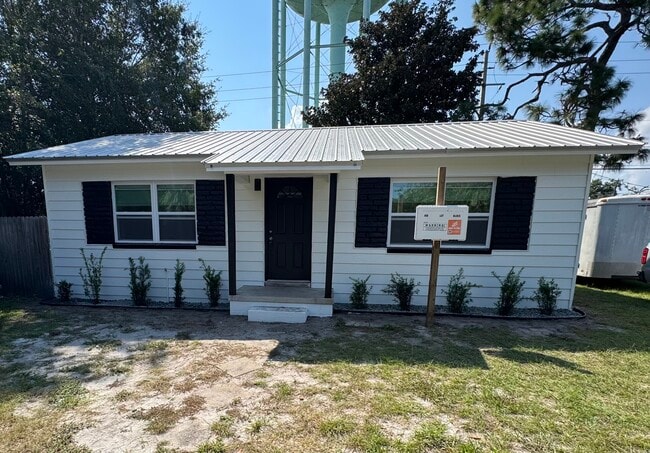 Building Photo - 102 W Oak Hill Dr Rental