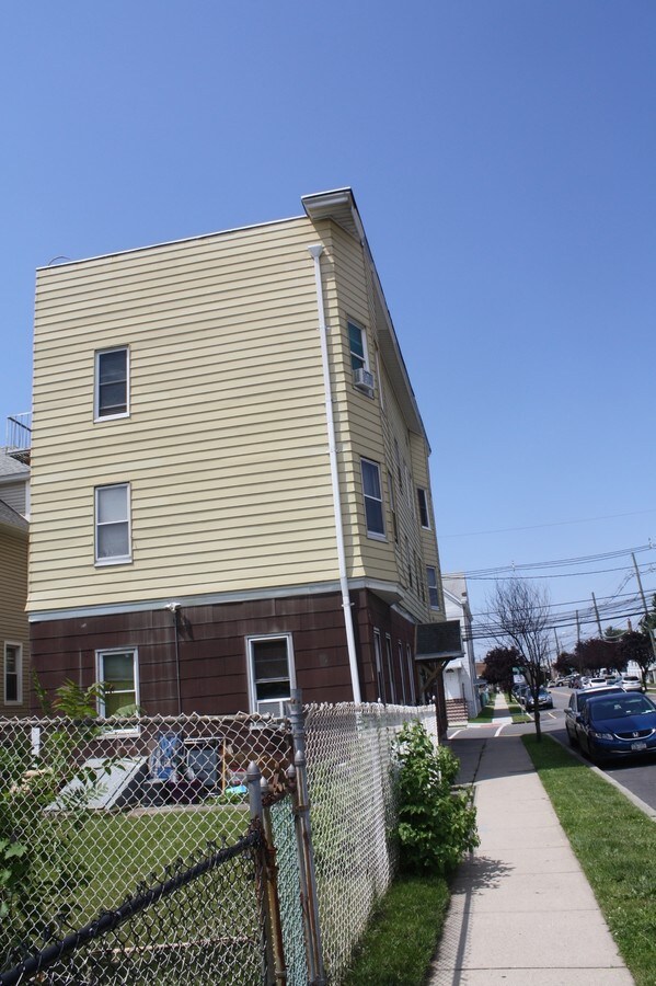 142 Pierre Ave Apartments Garfield, NJ