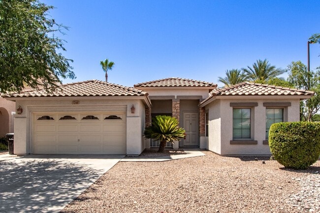 Must See 4 Bedroom Home near San Tan Mall - Must See 4 Bedroom Home near San Tan Mall