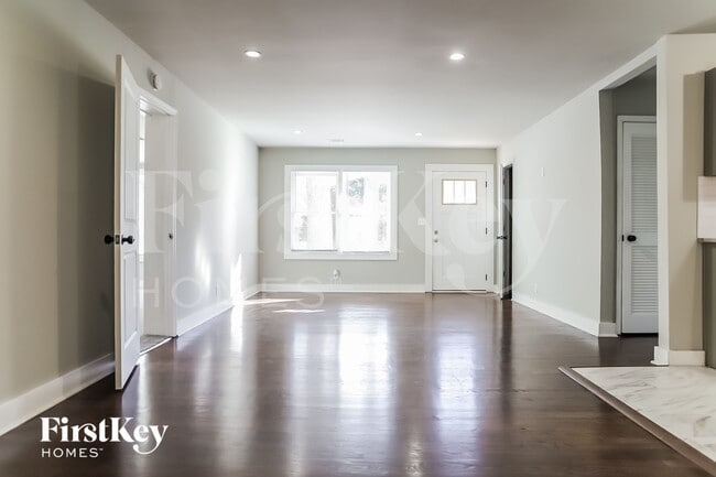 Photo - 2207 Freydale Rd