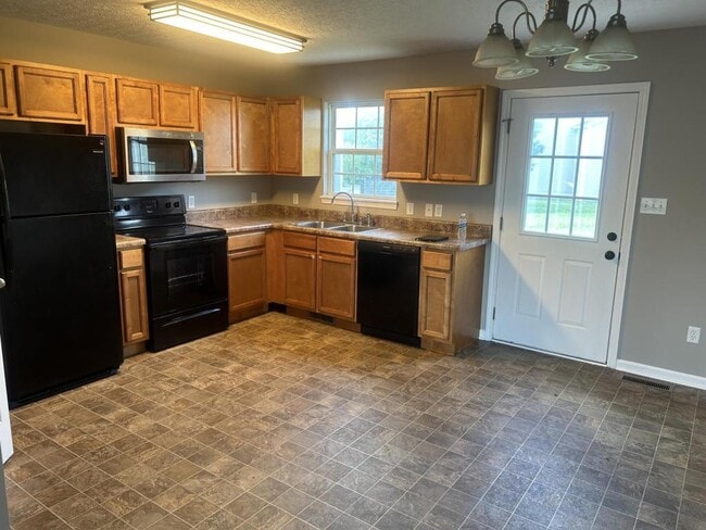 Photo - 237 Kattawar Cir