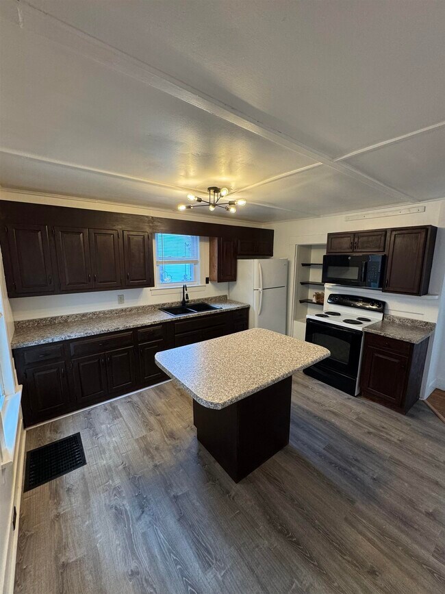 Photo - 26-28-28 High St