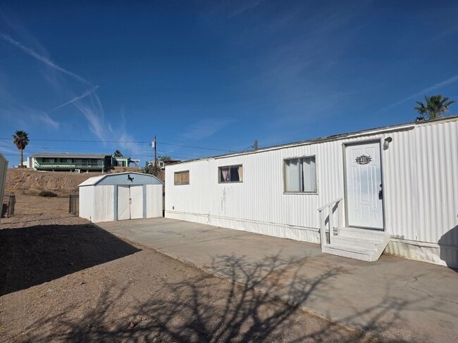 Photo - LAND, LAND AND MORE LAND! 2 bed/2 bath Manufactured home in Bullhead City on Huge double lot!