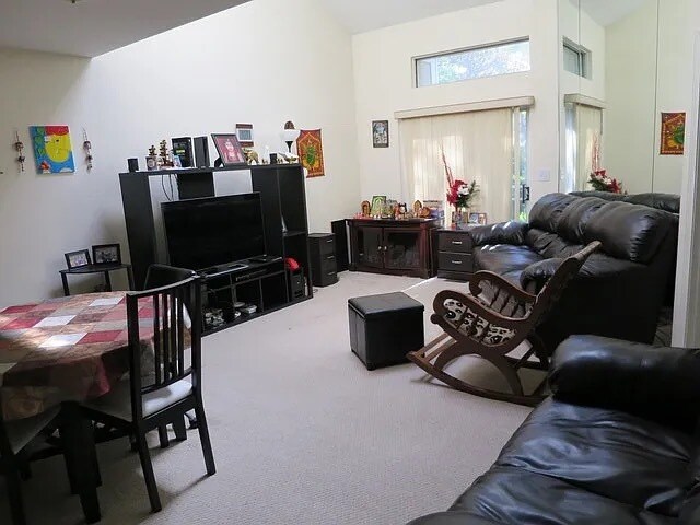 Photo - 1042 Courtland Dr