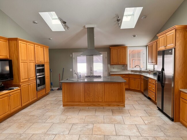 Photo - Nice large country setting close to town