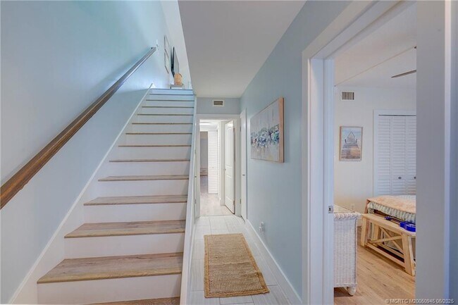 Photo - 245 NE MacArthur Blvd Unit 11