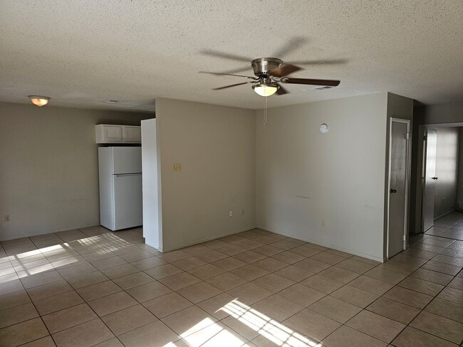 Photo - Available Now! Unidad G