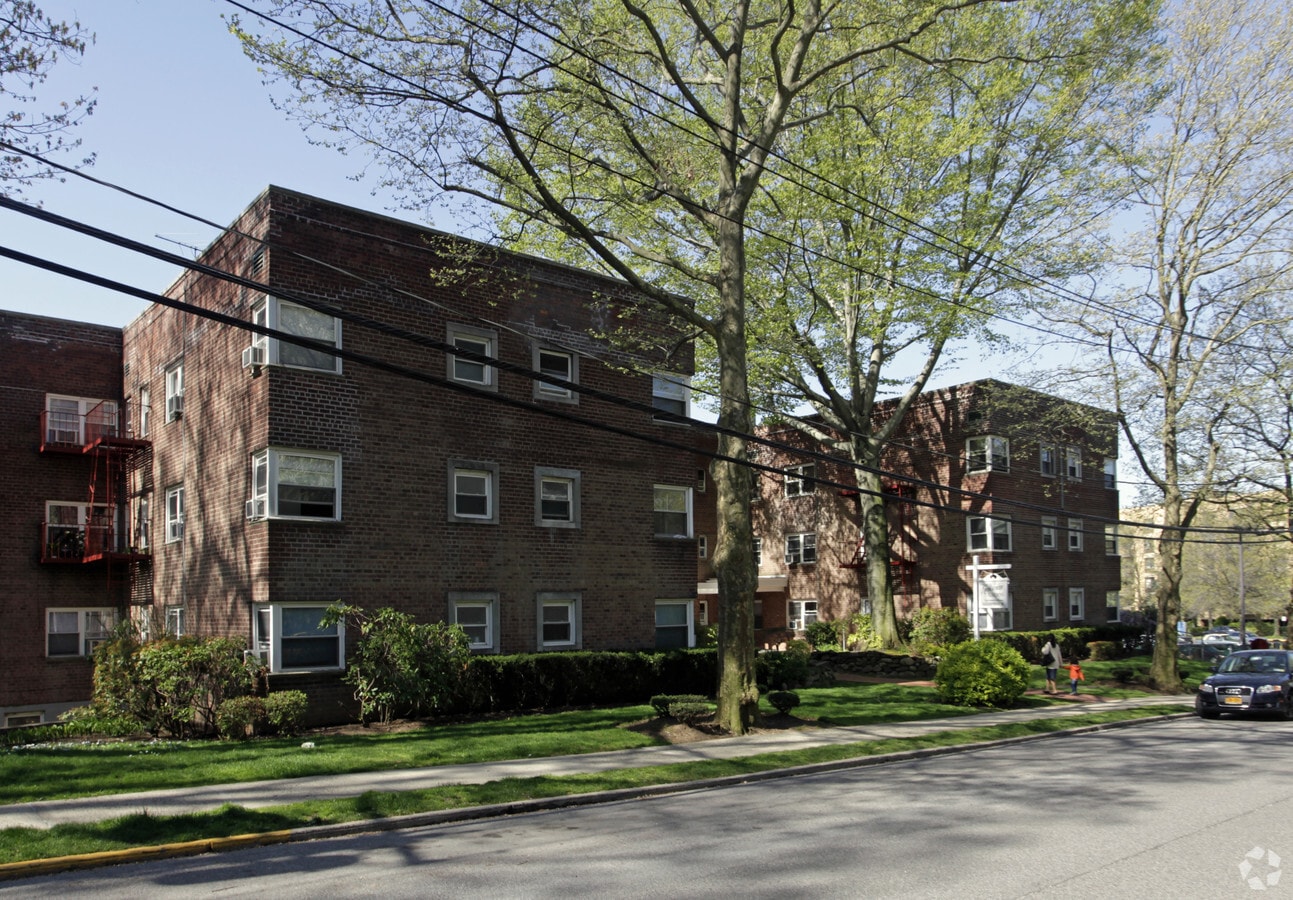 Knightsbridge Gardens - Knightsbridge Gardens Apartments