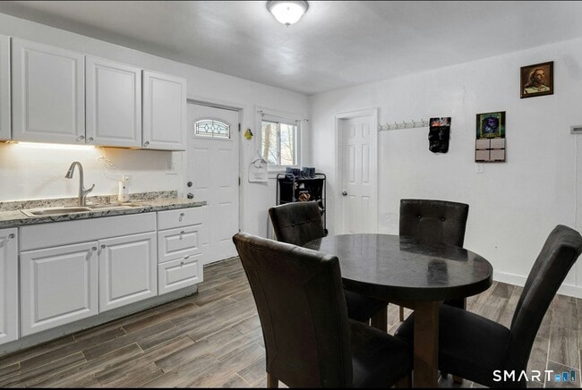 Photo - 18 Grandview Ave Unit 3