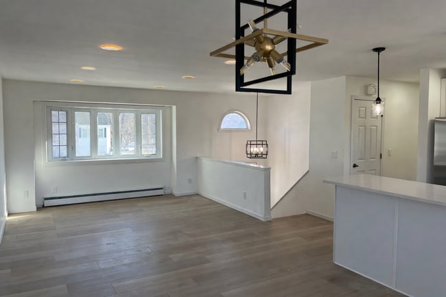 Photo - 222 Freida St