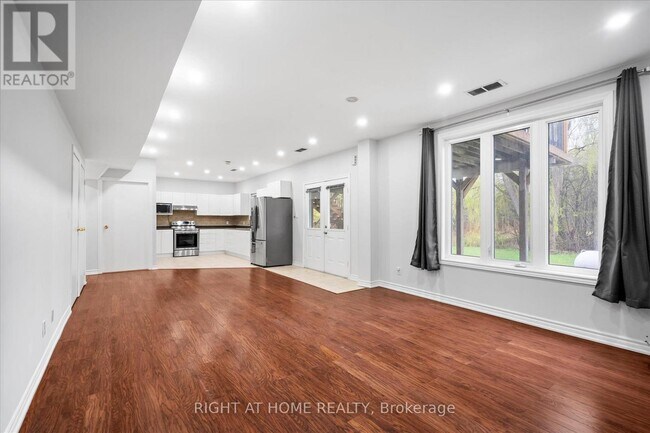 Photo - 5730 Halls Rd N