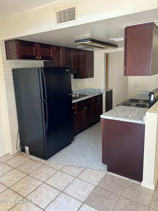 Photo - 4718 E Portland St