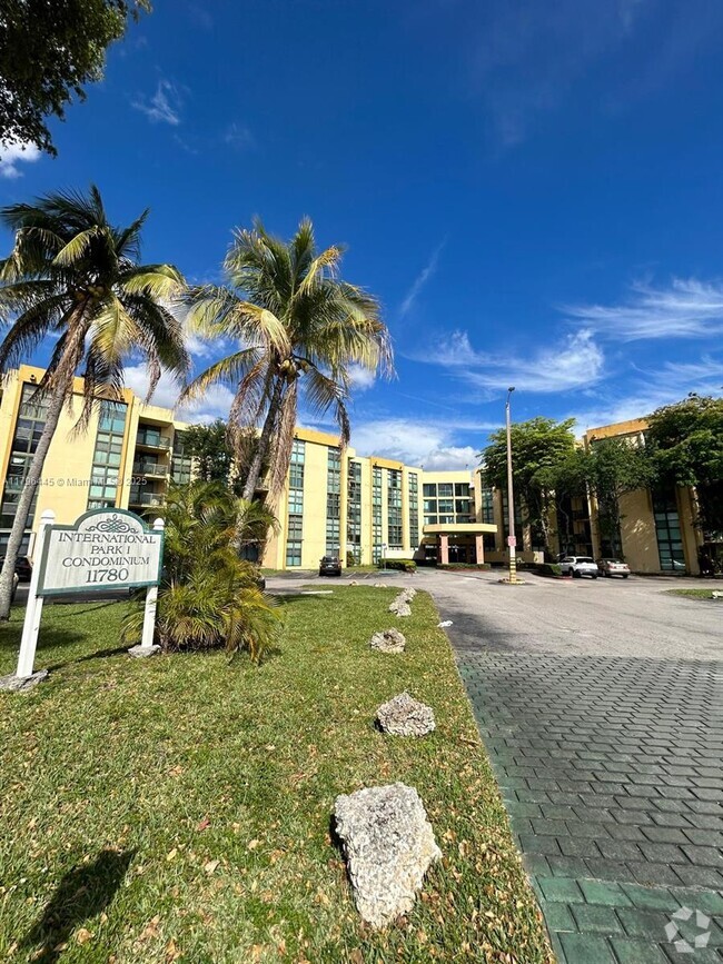 Building Photo - 11780 SW 18th St Unit 202-2 Rental
