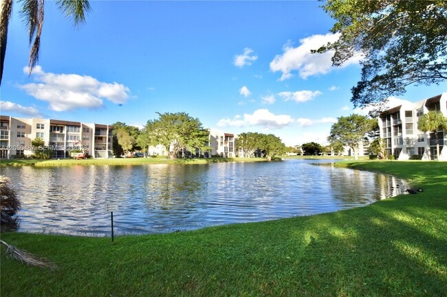 Building Photo - 9311 Orange Grove Dr Unit 411