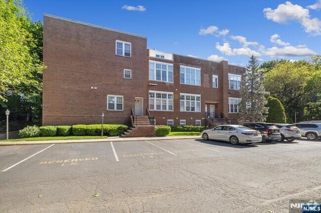 Building Photo - 32 Smith Ave Unit 2F Rental