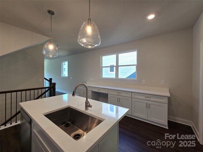 Photo - 2432 Arty Ave