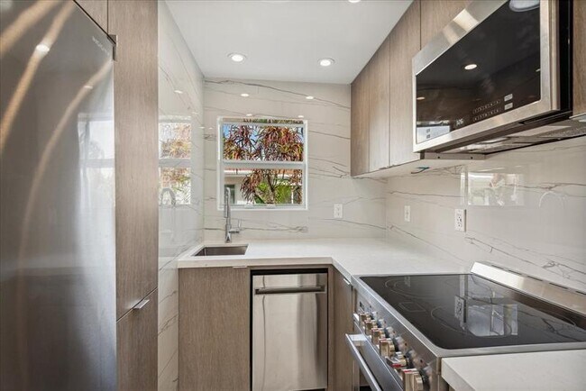 Photo - 2201 NE 9th Ave Unit 3