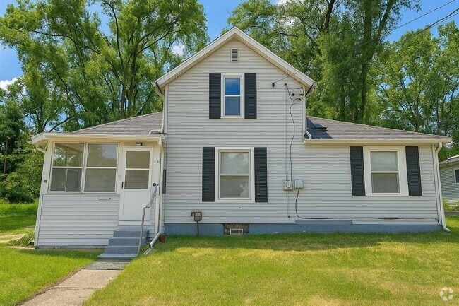 Building Photo - 117 W Monroe St Rental