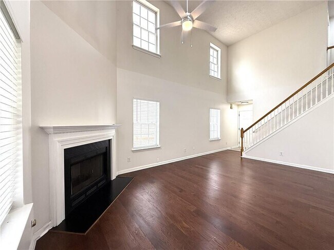 Photo - 2150 Lexington Ln