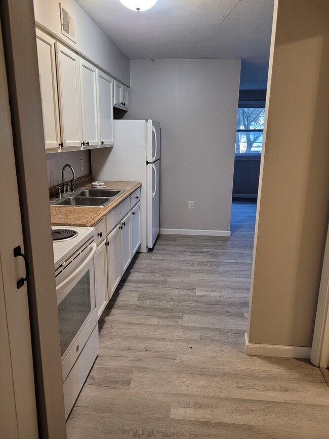 Photo - 209 W Green St