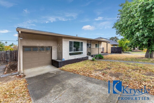 Photo - 175 Toyon Dr